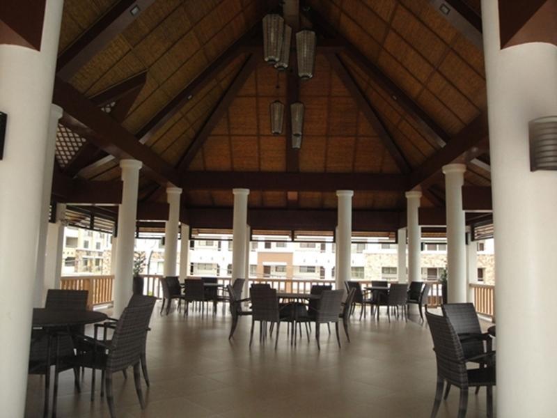 The Oasis Davao Condotel Екстер'єр фото
