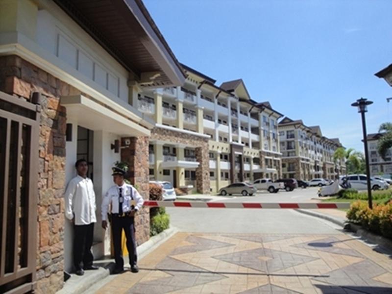 The Oasis Davao Condotel Екстер'єр фото