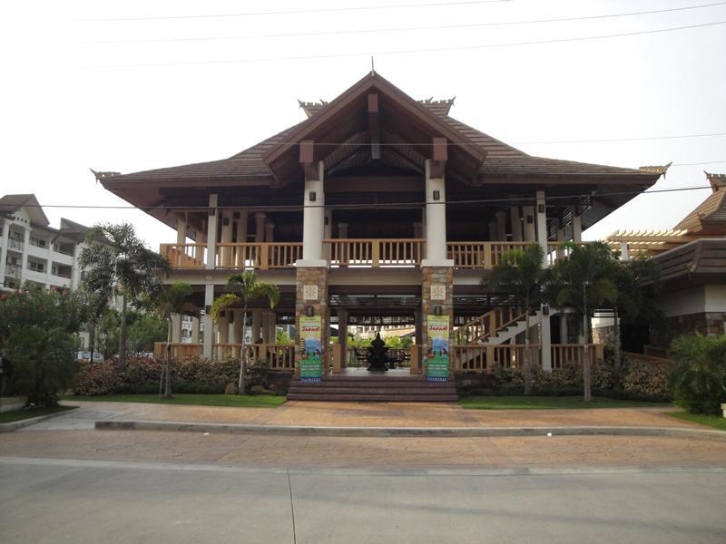 The Oasis Davao Condotel Екстер'єр фото